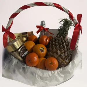 Новогодняя корзина Fresh Celebration Basket в Алматы