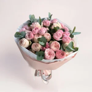 Букет из пионовидных роз Soft Blush Eucalyptus Алматы