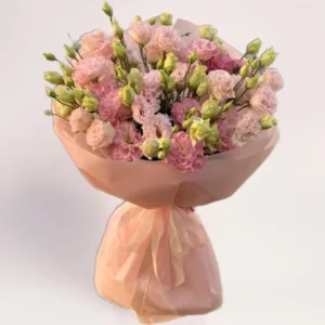 Букет из розовой эустомы