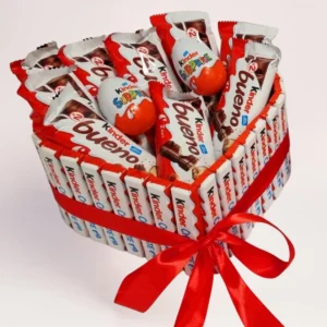Сладкий подарочный набор Kinder Bueno и Kinder Surprise