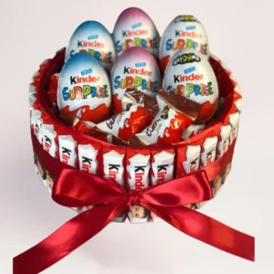 сладкий набор с kinder surprise в коробке